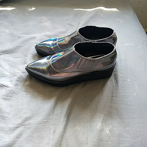 Holographic Pointy Platform Shoes 7 - Picture 4 of 5